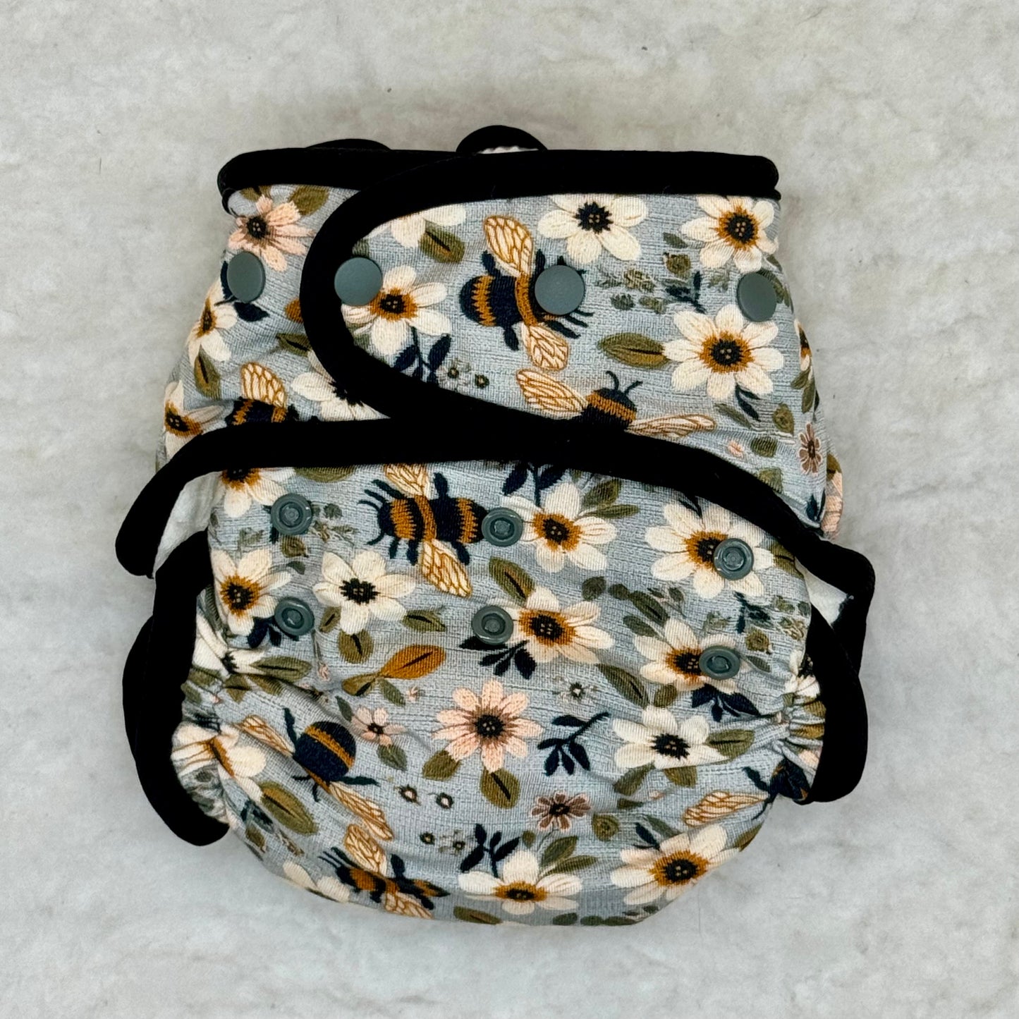 La La Booty Honeybees Daisies Fitted Diaper - New