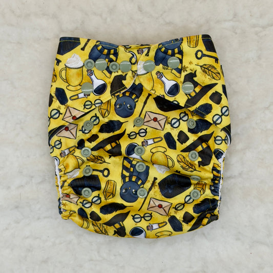 Gordis Tela Wizard World Hufflepuff AWJ Pocket Diaper